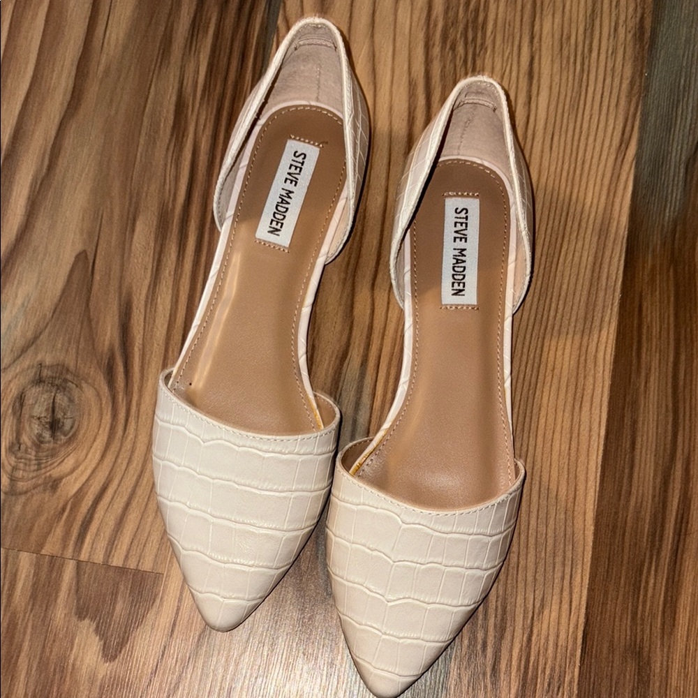 Steve Madden Cream Flats with Pointed Toe and d'Orsay Design